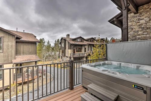Luxurious Fraser Townhome with Private Hot Tub!