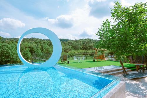 Bazén v ubytování Chunjian Guesthouse nebo v jeho okolí