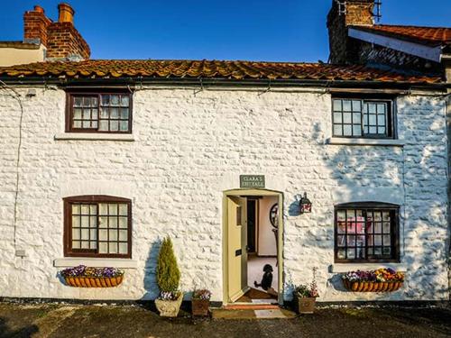 Gallery image of Clara's Cottage in West Lutton