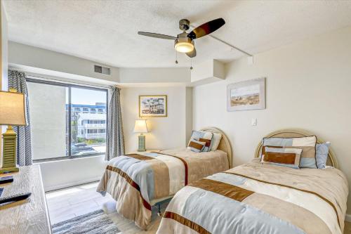 Gallery image of Phoenix 406 - A Wave From it All in Ocean City