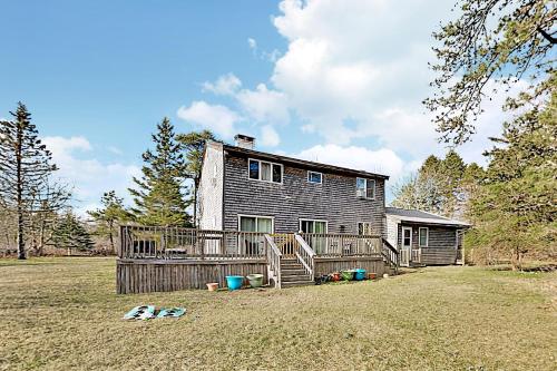 Island Forest Retreat – Photos 2