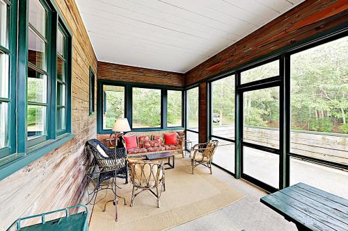 Waquoit Bay Bungalow – Photos 2