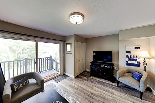 Lake View Delight Unit 11 – Photos 2