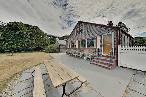Bridgeview Bungalow – Photos 3