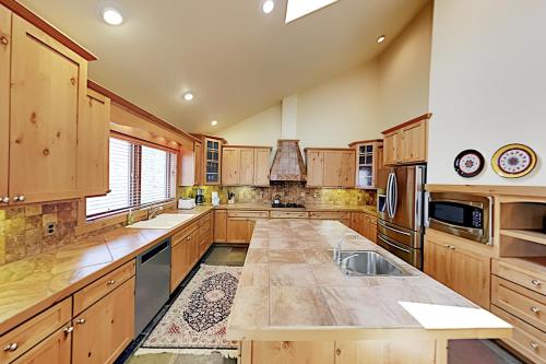 Aspen Grove Lodge – Photos 2