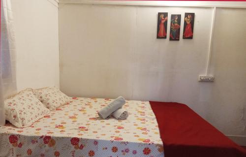 Voodi või voodid majutusasutuse SHIV SAI HUTS toas