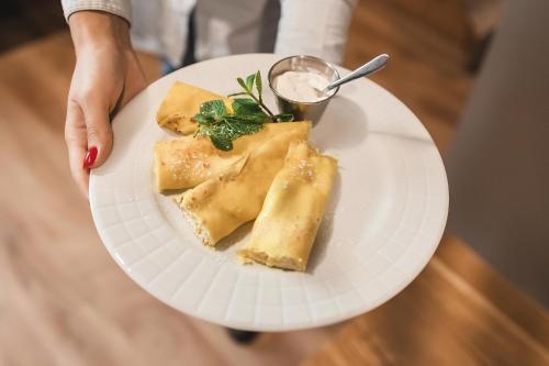 Jídlo v hotelu nebo okolí