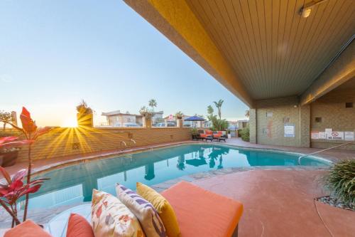 Swimmingpoolen hos eller tæt på Beachwalk Villas