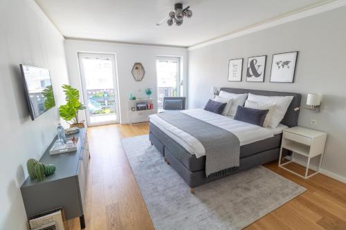 Boutique Sky City Apt. with BALCONY / TOP SPOT