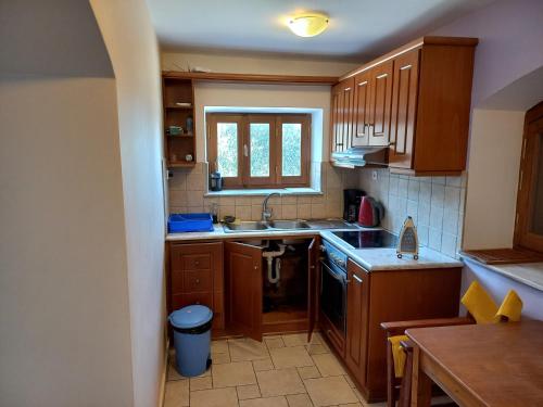 Kuchyň nebo kuchyňský kout v ubytování Blue Villa