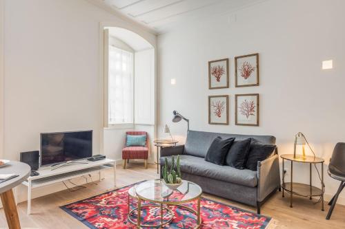 Chic Tailor Made Flat in Chiado