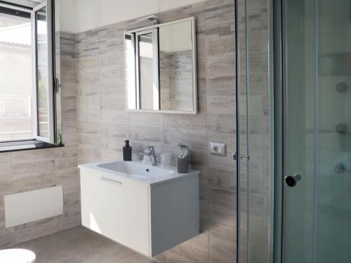 A bathroom at B&B I SIKULI