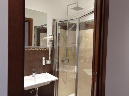 O baie la Resort San Nicola - Restaurant and Wellness Fitness