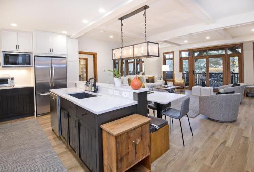 Snowlcoud 203 condo – Photos 2