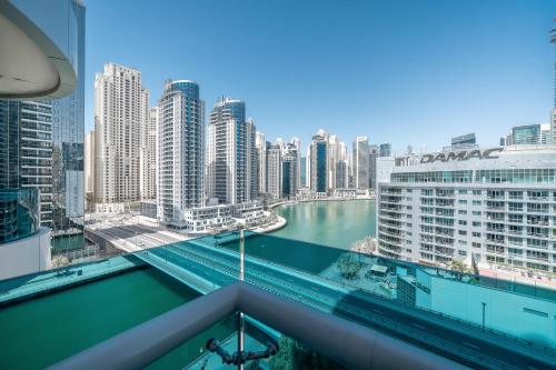 HiGuests - Spacious 1BR in Dubai Marina With Amazing Views