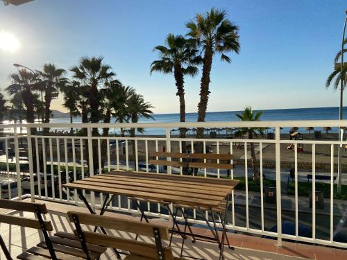 Malagueta Beach Front Mediterranean Apartment (ES Málaga ...