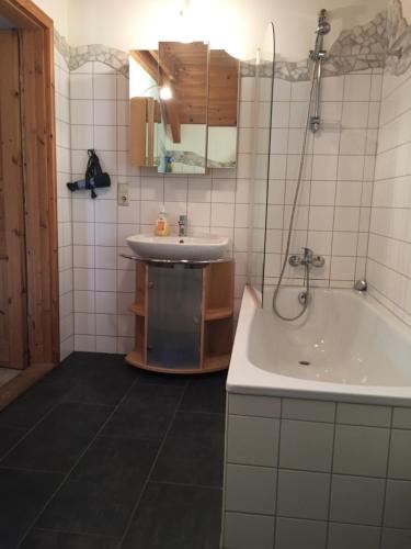 A bathroom at Alpenferienhaus Sophia