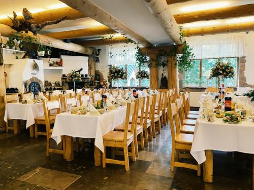 Restaurace v ubytování Pensjonat "Jodłowy Dwór"