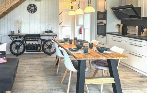 Η κουζίνα ή μικρή κουζίνα στο 2 Bedroom Cozy Home In Zerpenschleuse