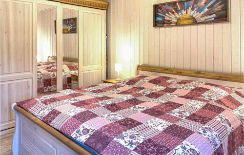 Ένα ή περισσότερα κρεβάτια σε δωμάτιο στο 2 Bedroom Cozy Home In Zerpenschleuse