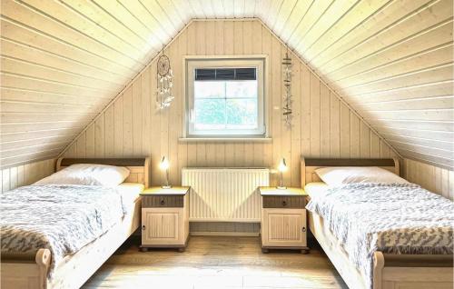 Postel nebo postele na pokoji v ubytování Nice Home In Zerpenschleuse With Wifi
