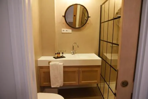 Honest Sevilla Apartments photo 17