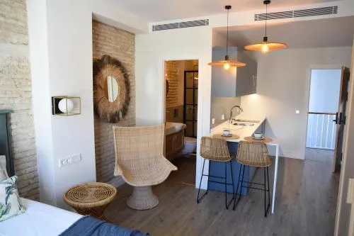 Honest Sevilla Apartments photo 10