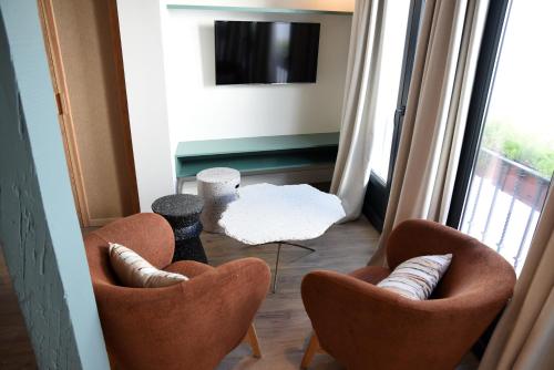 Honest Sevilla Apartments photo 30