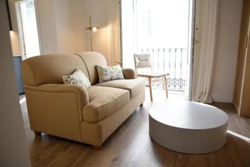 Honest Sevilla Apartments photo 14