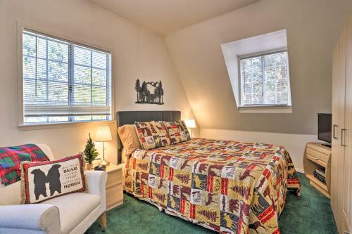 Galeriebild der Unterkunft Cozy Cottage with Spacious Yard about 4 Mi to Ski! in Big Bear City