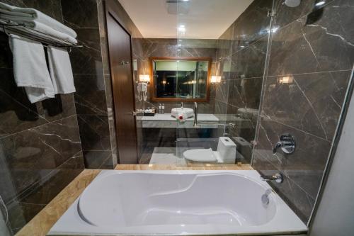 Koupelna v ubytování Paddington Hotel Halong Bayview
