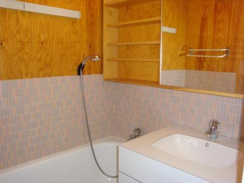 Koupelna v ubytování Appartement Valmorel, 3 pièces, 8 personnes - FR-1-356-313