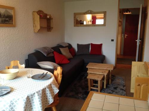 Appartement Valmorel, 2 pièces, 5 personnes - FR-1-356-333にあるシーティングエリア