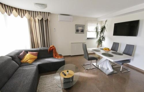 Zona de estar de Apartments Enea in Savudria