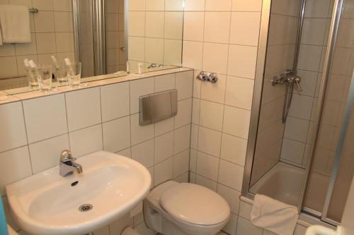 
A bathroom at Hotel Rüttenscheider Stern
