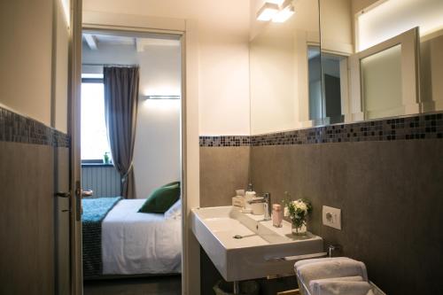 Un baño de Vicolo FABBRI appartamenti