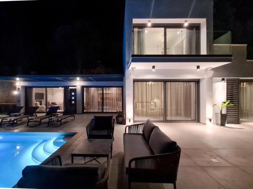 Πισίνα στο ή κοντά στο Villa Roya