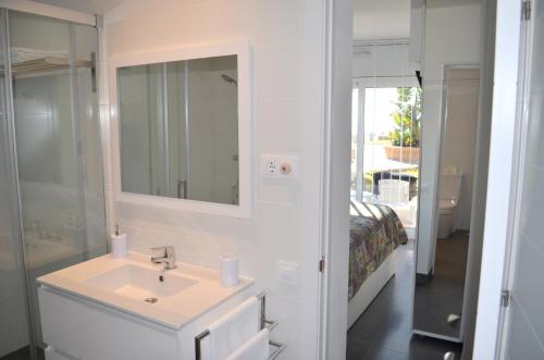 A bathroom at Spacious Apartment in Tarragona + Pool