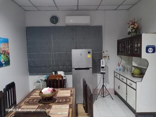 Η κουζίνα ή μικρή κουζίνα στο Lamphun Garden Home