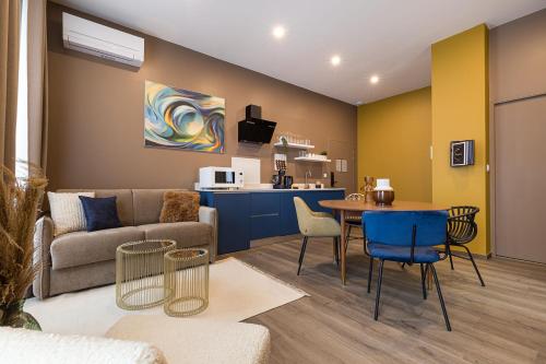 Photo de la galerie de l'établissement Legend Majestic - Parking Privé GRATUIT- Climatisation - Gare - Centre Ville, à Mâcon