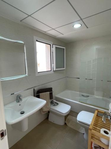 Kúpeľňa v ubytovaní Adosado obra nueva residencial de lujo