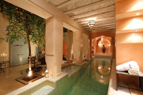 Бассейн в Riad et Spa Misria Les Oliviers или поблизости