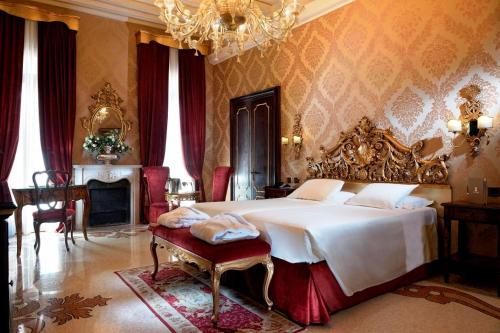 Hotel Ai Reali - Small Luxury Hotels of the World photo 15