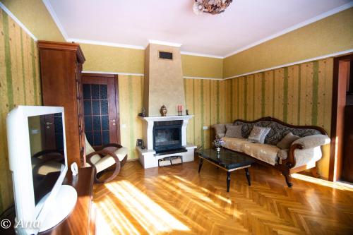A seating area at The Pearl Apartment Varna