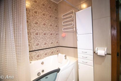Ванная комната в The Pearl Apartment Varna
