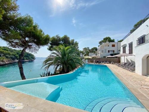 Villa Sa Gavina water front