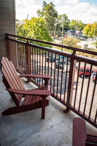 Balkoni atau teres di Hotel Broad Ripple