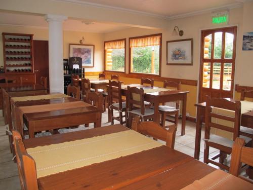 En restaurang eller annat matställe på Hosteria Maiten Escondido