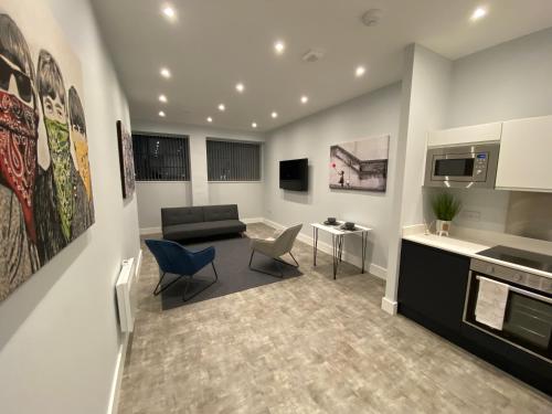 O zonă de relaxare la Kempston Suites Liverpool Apartment 2