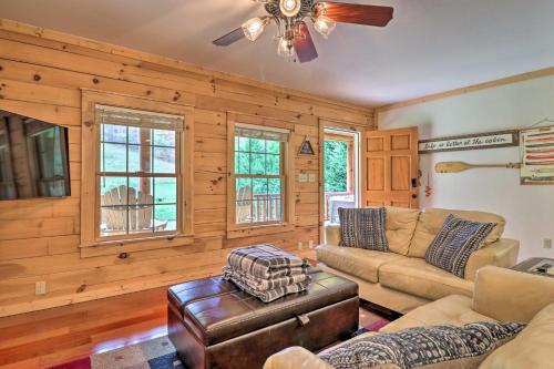 Riverfront Marshall Escape with Mountain Views! – Photos 4